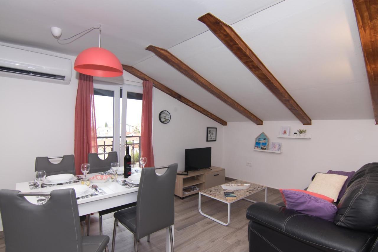 Apartmani Mario Malinska Exterior foto