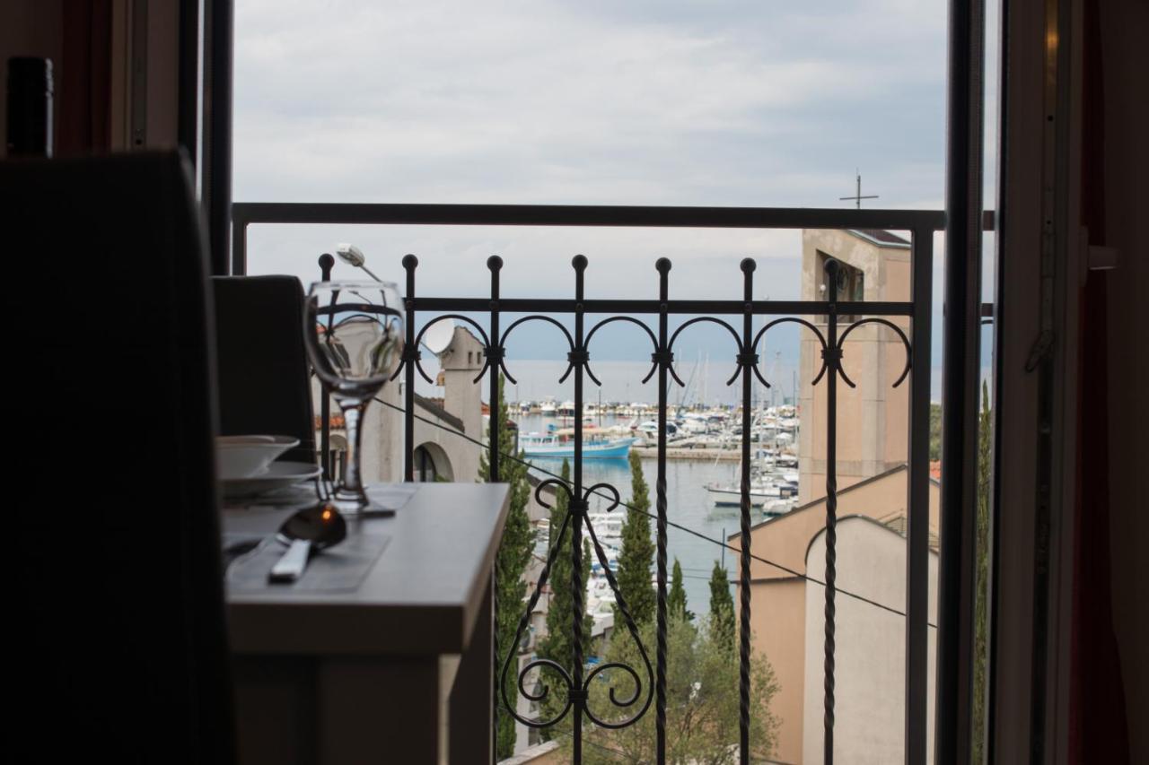 Apartmani Mario Malinska Exterior foto