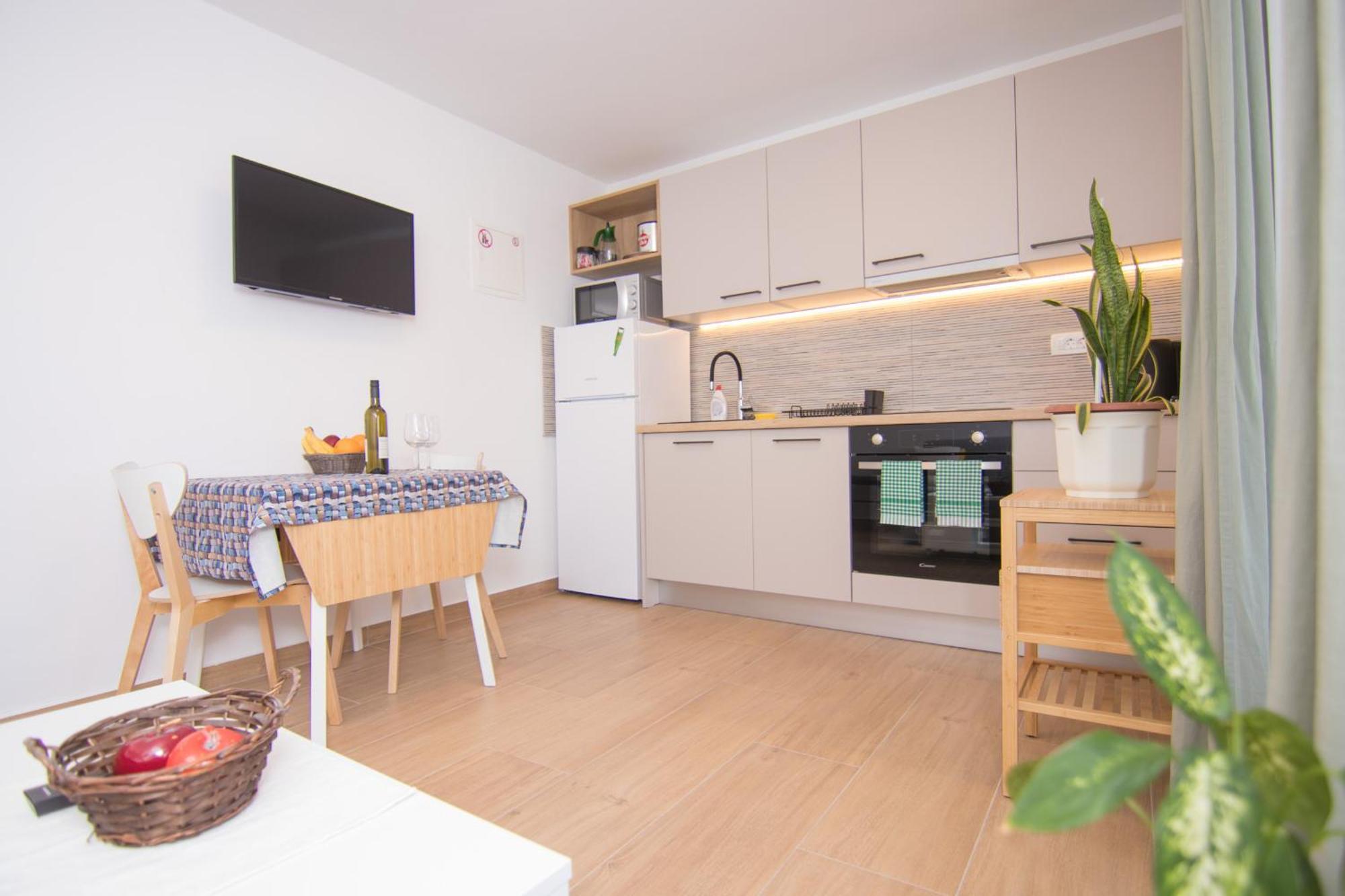 Apartmani Mario Malinska Exterior foto